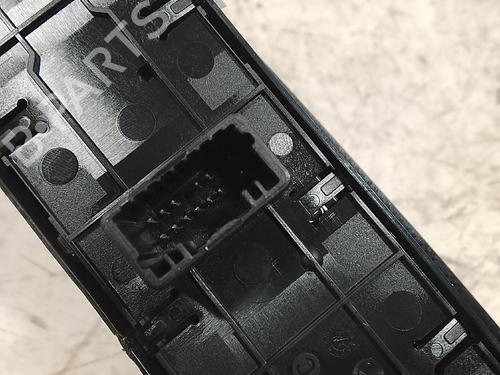 left-front-window-switch-renault-megane-iii-hatchback-bz01_-b3_-2008-39977923 main image