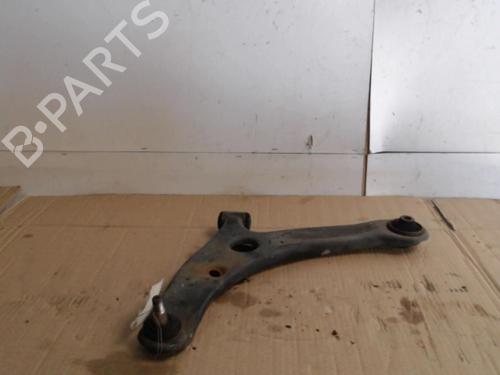 Venstre fortil bærearm Venstre fortil bærearm MITSUBISHI COLT VI (Z3_A, Z2_A) 1.1 (Z31A, Z32A) (75 hp) 36725606 36725606