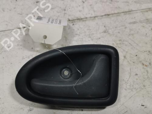 Used Front right interior door handle Front right interior door handle RENAULT CLIO II (BB_, CB_) 1.2 (BB0A, BB0F, BB10, BB1K, BB28, BB2D, BB2H, CB0A,... (58 hp) 39083677 39083677