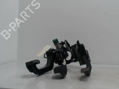 Pedal Pedal PEUGEOT 208 I (CA_, CC_) 1.6 HDi / BlueHDi 75 (75 hp) 36738845 36738845