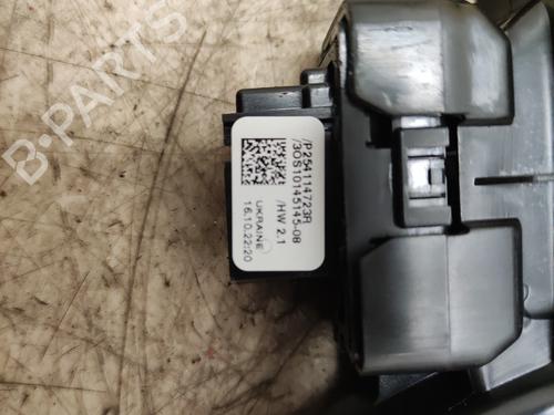 right-rear-window-switch-renault-captur-ii-hf_-2020-36750687 main image