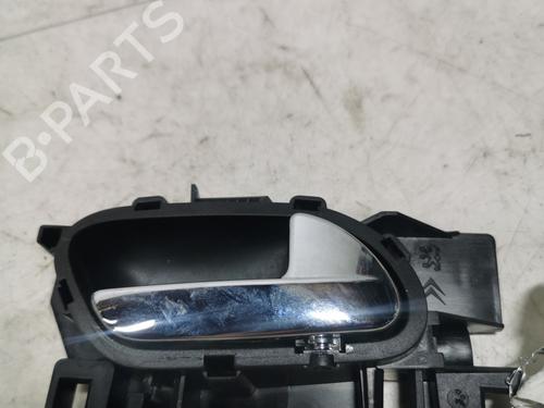 Used Rear right interior door handle Rear right interior door handle 36718311 36718311