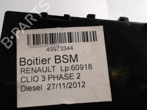 Used Fuse box Fuse box 36733820 36733820