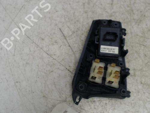 Used Left front window switch Left front window switch MERCEDES-BENZ SPRINTER 2-t Bus (B901, B902) 208 CDI (901.671, 902.671, 902.672) (82 hp) 36743318 36743318