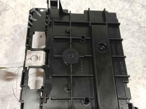 Used Fuse box Fuse box 36711692 36711692