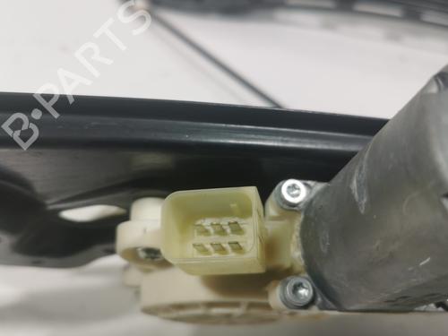 Alzacristallo anteriore destro Alzacristallo anteriore destro MERCEDES-BENZ E-CLASS (W211) E 280 CDI (211.020) (190 hp) 36804210 36804210