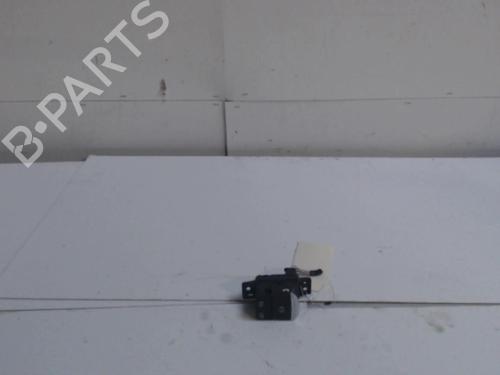 switch-renault-kadjar-ha_-hl_-2015-36729884 main image