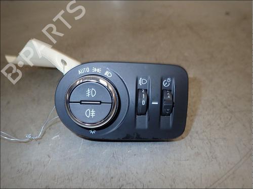 Forlygtekontakt Forlygtekontakt OPEL CORSA F (P2JO) 1.2 (68) (101 hp) 34031953 34031953