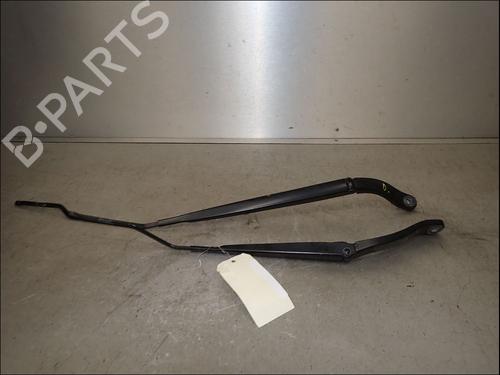 front-windshield-wiper-arm-renault-megane-iv-hatchback-b9amn_-2015-36068598 main image