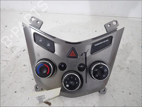 Used Climate control Climate control CHEVROLET AVEO Hatchback (T300) 1.2 (86 hp) 34013013 34013013