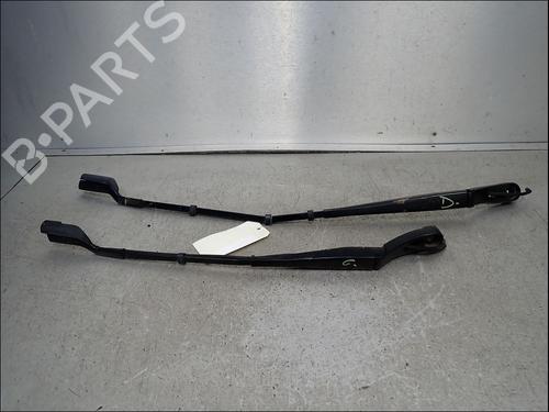 Used Front windshield wiper arm Front windshield wiper arm 37087446 37087446