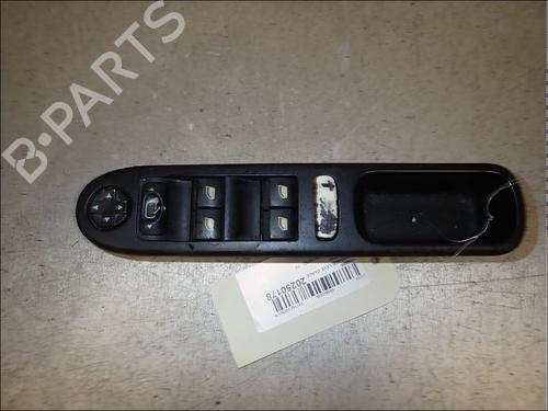 Used Left front window switch Left front window switch PEUGEOT 207 SW (WK_) 1.6 HDi (92 hp) 34026579 34026579