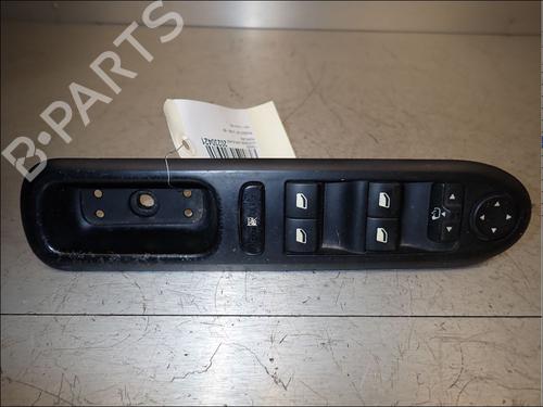 Used Left front window switch Left front window switch PEUGEOT 407 (6D_) 1.6 HDi 110 (6D9HZC, 6D9HYC) (109 hp) 34027566 34027566