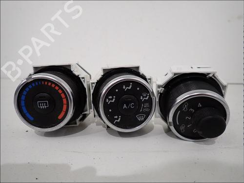 Used Climate control Climate control TOYOTA YARIS (_P13_) 1.5 (NSP131_) (112 hp) 34024828 34024828