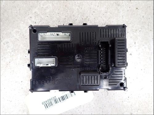 Used Fuse box Fuse box 37658866 37658866