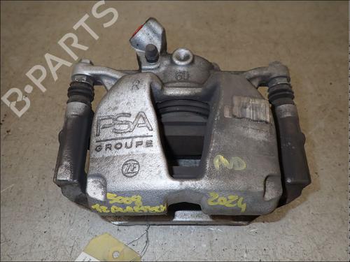 Used Right front brake caliper Right front brake caliper PEUGEOT 5008 II (MC_, MJ_, MR_, M4_) 1.2 Hybrid 136 (MRHPYC) (136 hp) 34029162 34029162