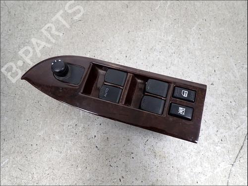Pulsantiera anteriore sinistra Pulsantiera anteriore sinistra SUZUKI GRAND VITARA II (JT, TE, TD) 1.9 DDiS All-wheel Drive (JT419, TD44, JB419WD, JB419XD,... (129 hp) 36832222 36832222