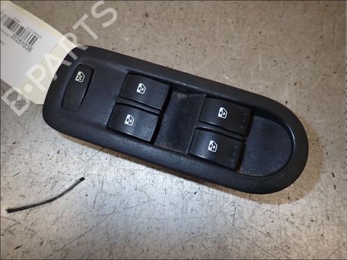 Used Left front window switch Left front window switch RENAULT GRAND SCÉNIC II (JM0/1_) 1.9 dCi (JM14) (131 hp) 34035588 34035588