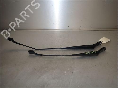 front-windshield-wiper-arm-peugeot-2008-i-cu_-2013-34030972 main image