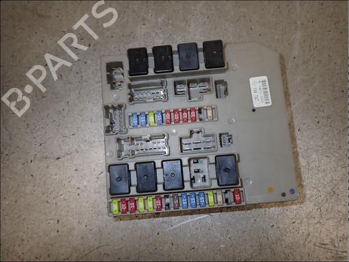 Used Fuse box Fuse box RENAULT CLIO III (BR0/1, CR0/1) 1.2 16V (BR02, BR0J, BR11, CR02, CR0J, CR11) (75 hp) 34147926 34147926