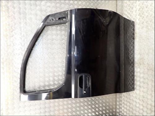 Used Right front door Right front door 39490488 39490488