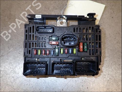 Used Fuse box Fuse box 37507490 37507490