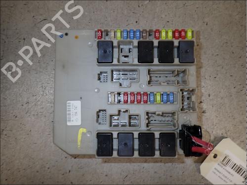 fuse-box-renault-clio-iii-br01-cr01-2005-2006-2007-2008-2009-2010-2011-2012-2013-2014-34036789 main image