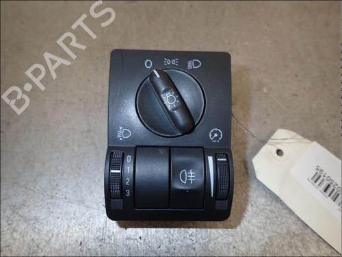 Used Headlight switch Headlight switch OPEL CORSA C (X01) 1.2 (F08, F68) (75 hp) 34028491 34028491