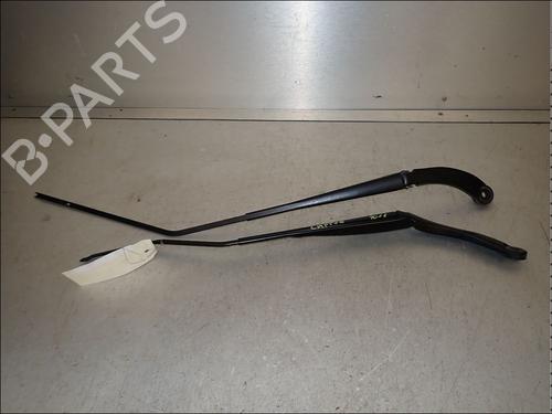 front-windshield-wiper-arm-renault-captur-i-j5_-h5_-2013-34017143 main image