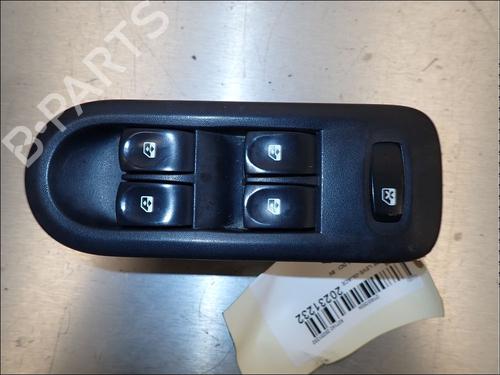 Used Left front window switch Left front window switch RENAULT CLIO III (BR0/1, CR0/1) 1.5 dCi (BR17, CR17) (86 hp) 34025931 34025931