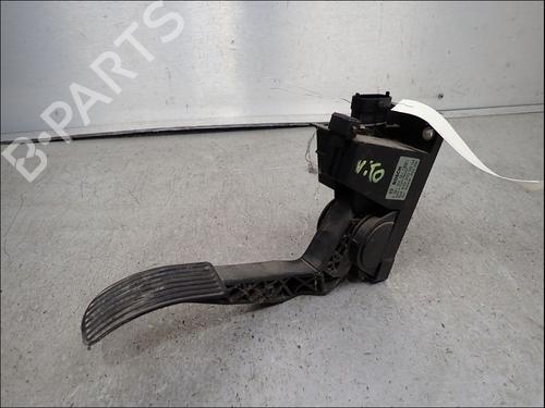 pedal-mercedes-benz-vito-bus-w639-2003-37871287 main image