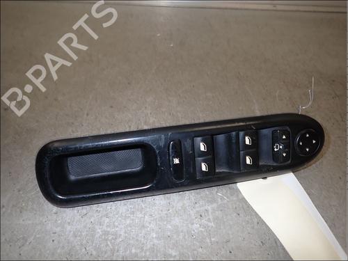 Used Left front window switch Left front window switch PEUGEOT 407 (6D_) 2.0 HDi 135 (6DRHRH, 6DRHRE, 6DRHRG, 6DRHRJ) (136 hp) 34035573 34035573