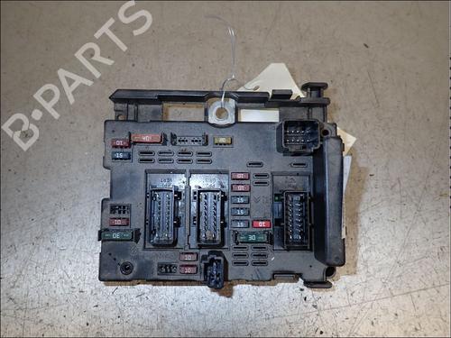 Used Fuse box Fuse box PEUGEOT 307 Break (3E) 2.0 HDI 90 (90 hp) 34031652 34031652