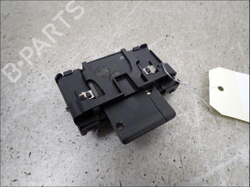 card-reader-renault-megane-ii-bm01_-cm01_-2001-2002-2003-2004-2005-2006-2007-2008-2009-2010-2011-2012-37167343 main image