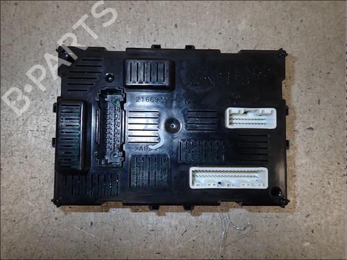 Used Fuse box Fuse box RENAULT CLIO III (BR0/1, CR0/1) 1.5 dCi (C/BR0G, C/BR1G) (68 hp) 34025256 34025256