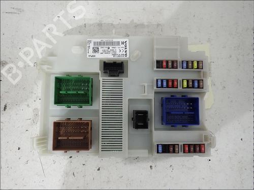 Used Fuse box Fuse box VOLVO V70 III (135) D4 (181 hp) 34021803 34021803