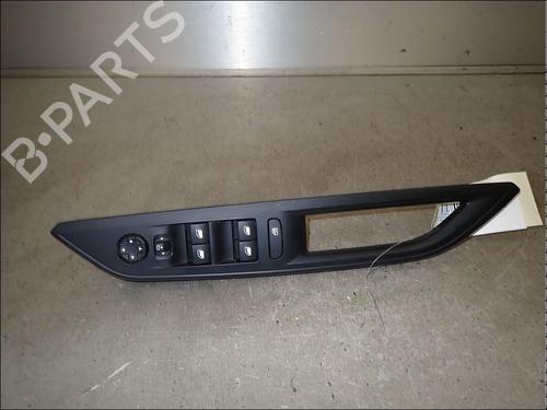 Used Left front window switch Left front window switch PEUGEOT 5008 II (MC_, MJ_, MR_, M4_) 1.2 Hybrid 136 (MRHPYC) (136 hp) 34014060 34014060