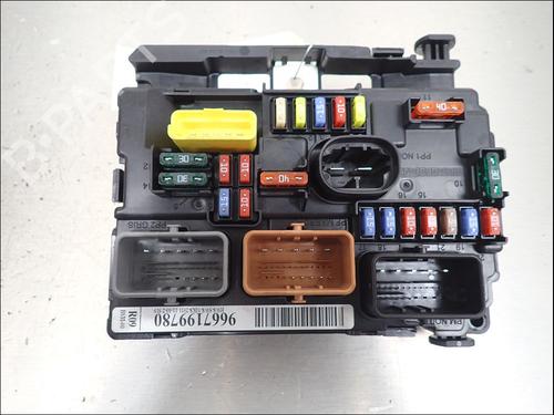 Used Fuse box Fuse box CITROËN C3 II (SC_) 1.4 HDi 70 (SC8HZC, SC8HR0, SC8HP4) (68 hp) 40035276 40035276