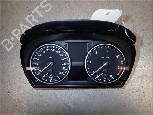 Used Instrument cluster Instrument cluster BMW 3 (E90) 320 d xDrive (177 hp) 35999919 35999919