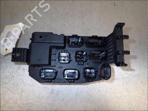 Used Fuse box Fuse box JAGUAR X-TYPE I (X400) 3.0 V6 All-wheel Drive (230 hp) 34026761 34026761