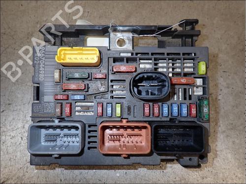 Used Fuse box Fuse box CITROËN C5 III (RD_) 2.0 HDi 165 (RDRHHA, RDRHH8) (163 hp) 34035458 34035458