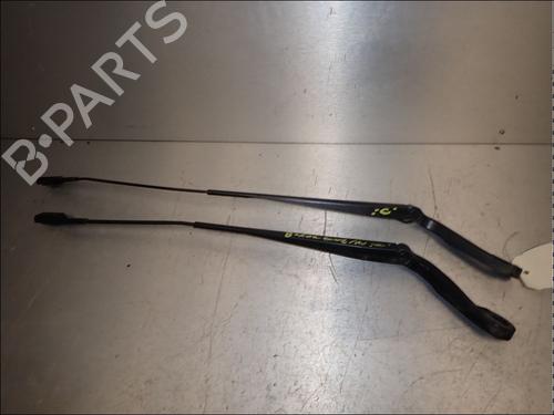 Used Front windshield wiper arm Front windshield wiper arm PEUGEOT BOXER Van 2.2 HDi 100 (101 hp) 34027784 34027784