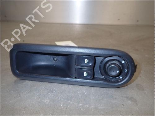 Used Left front window switch Left front window switch RENAULT CLIO III (BR0/1, CR0/1) 1.2 16V (BR02, BR0J, BR11, CR02, CR0J, CR11) (75 hp) 34017299 34017299