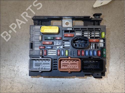 Used Fuse box Fuse box PEUGEOT 3008 I MPV (0U_) 1.6 HDi (112 hp) 34016801 34016801