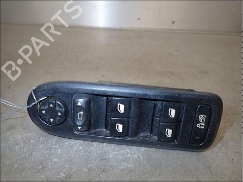 Used Left front window switch Left front window switch PEUGEOT 308 I (4A_, 4C_) 1.6 HDi (112 hp) 34033627 34033627