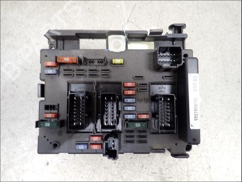 Used Fuse box Fuse box 38034722 38034722