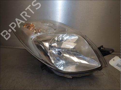 Used Right headlight Right headlight TOYOTA YARIS (_P9_) 1.4 D-4D (NLP90_, NLP90R) (90 hp) 34032850 34032850