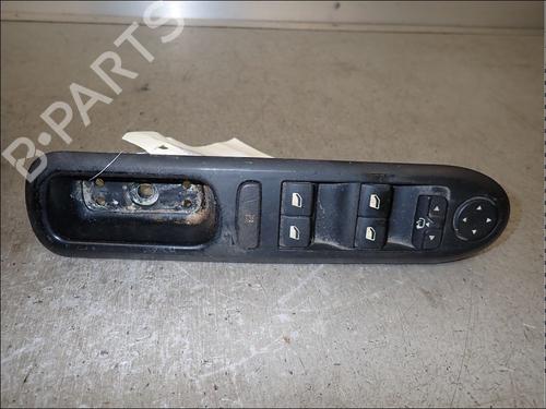Used Left front window switch Left front window switch PEUGEOT 407 SW (6E_, 6D_) 2.0 HDi 135 (136 hp) 34016362 34016362