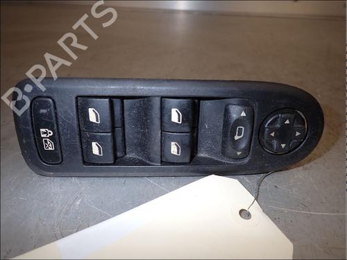 Used Left front window switch Left front window switch PEUGEOT 308 I (4A_, 4C_) 1.6 HDi (109 hp) 34028387 34028387