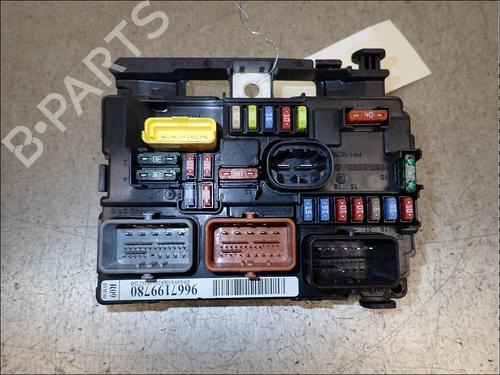 fuse-box-citroen-c3-ii-sc_-2009-34147923 main image